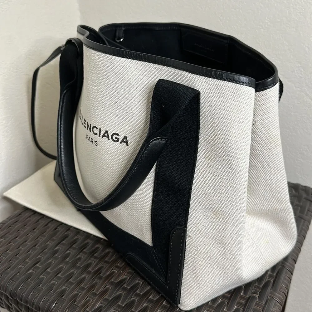 💯Authentic BALENCIAGA Navy Kabas Tote Bag🍀
